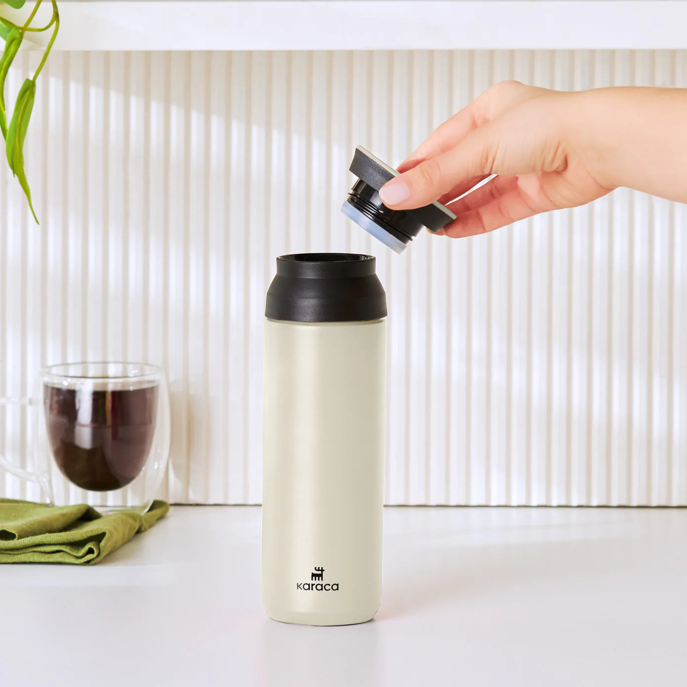 Karaca Rainbow Steel Auslaufsichere Thermoskanne 500 ml, creme