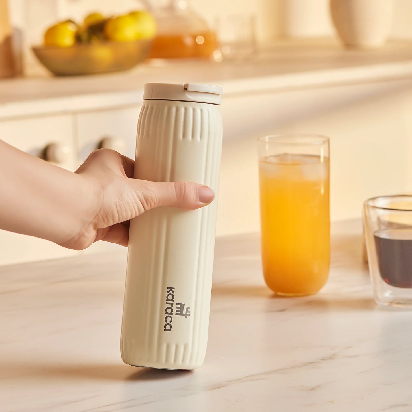 Karaca Rimo Auslaufsicherer Edelstahl-Thermos 600 ml, Creme
