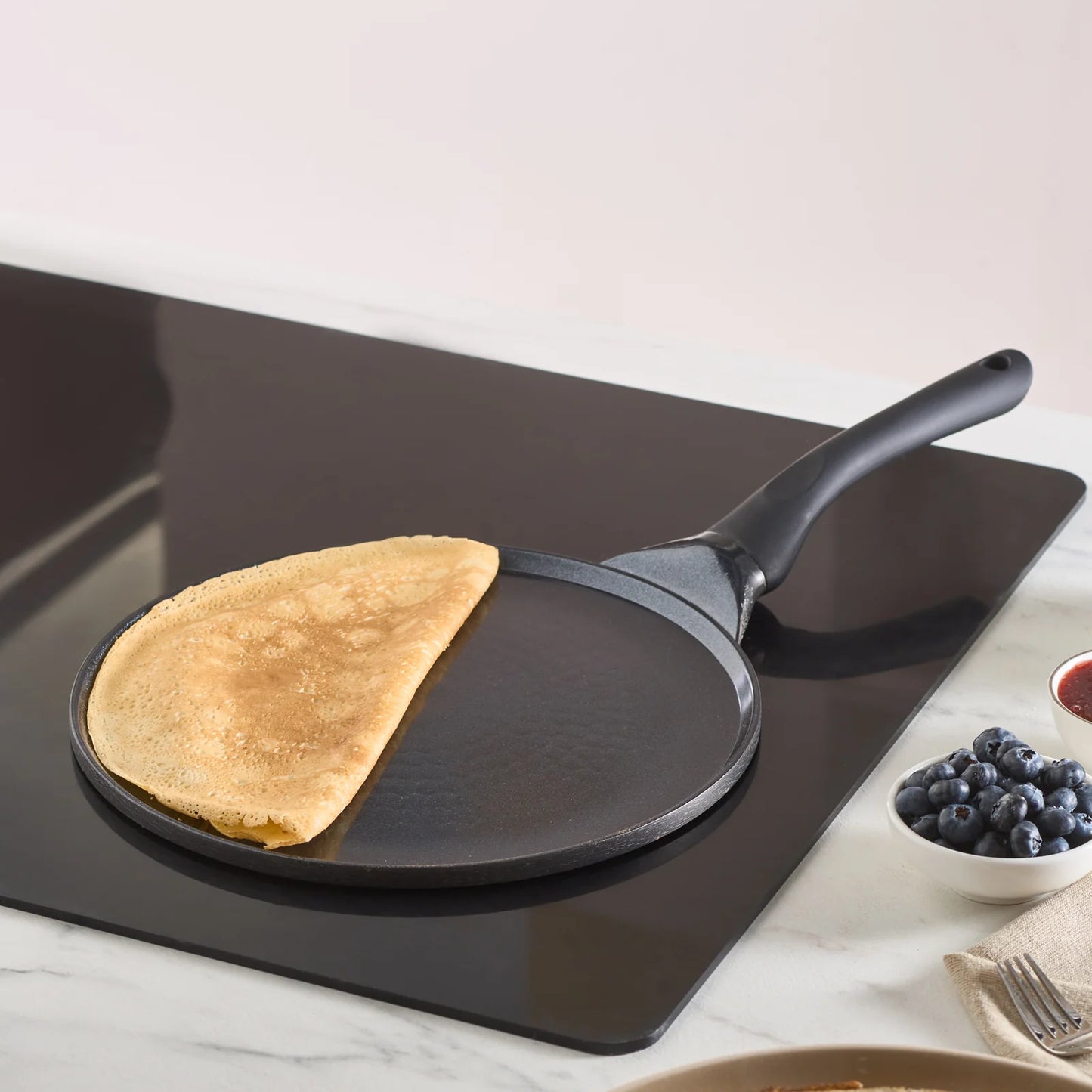 Karaca Fluffy Antihaft-Induktionspfanne mit Keramikbeschichtung für Crêpes und Pfannkuchen, 26 cm, schwarz