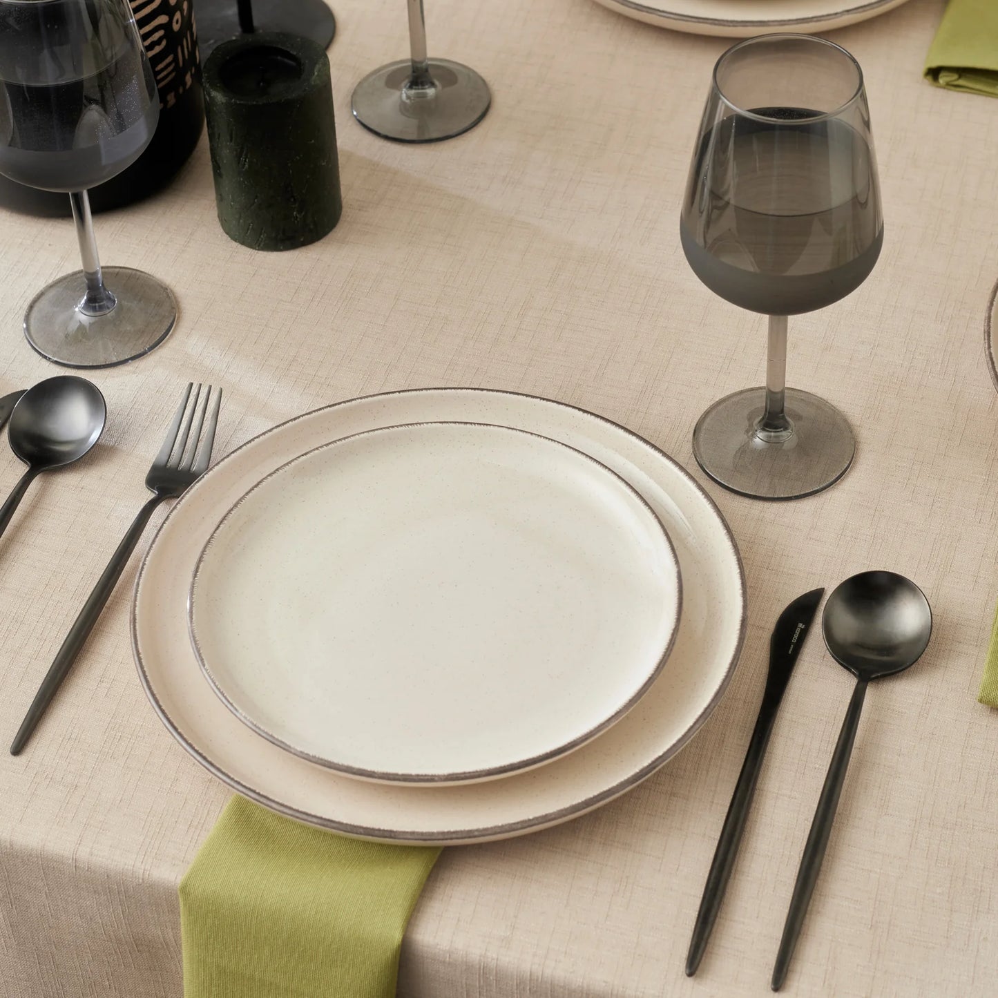 Karaca Monica 24-teiliges Geschirr Set für 6 Personen, Beige
