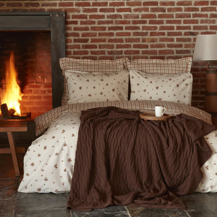 Karaca Home Lisa Bettwäsche mit Strickdecke
