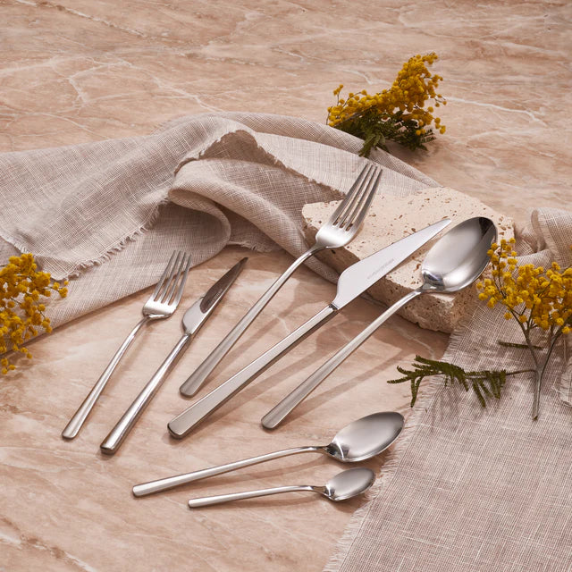 Karaca Serena 84-teilige Edelstahlbesteckset für 12 Personen, Silber