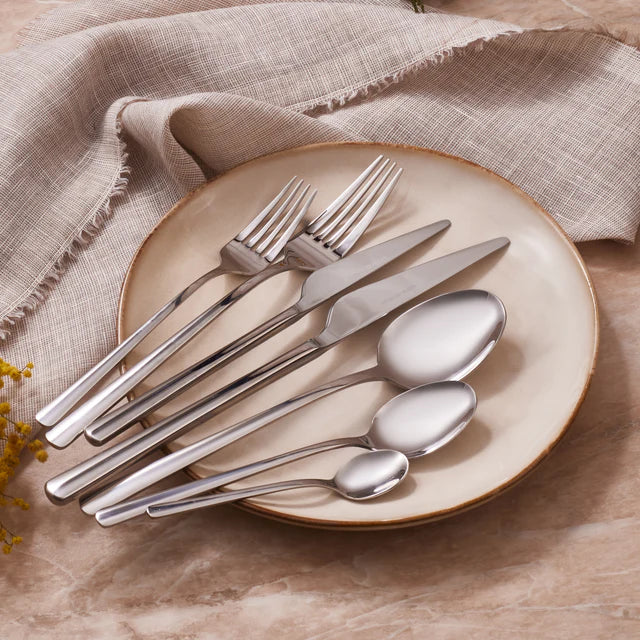 Karaca Serena 84-teilige Edelstahlbesteckset für 12 Personen, Silber